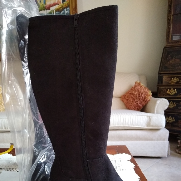 Refuge  ( By Charlotte Russe ) Boots - Picture 5 of 8